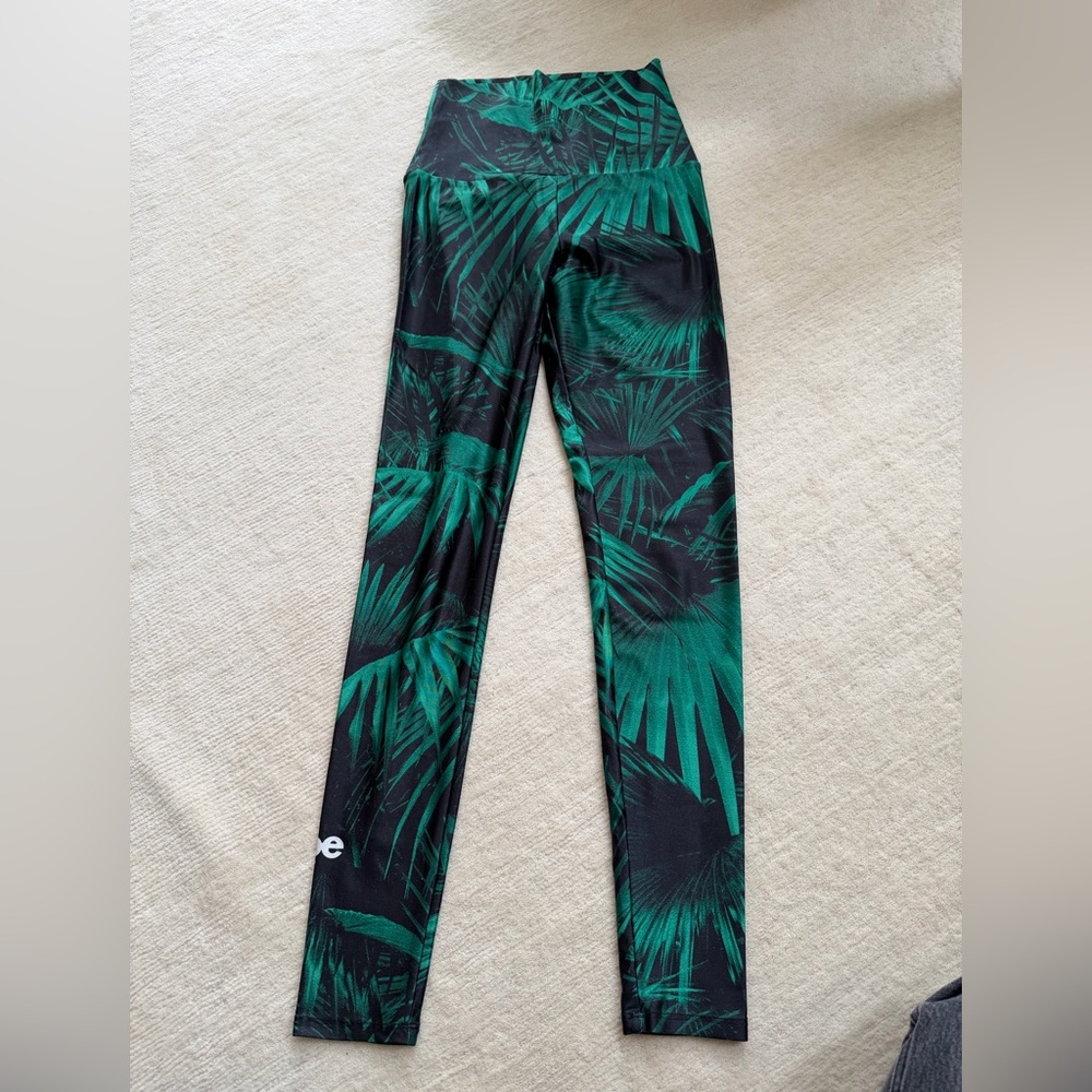 GOLDSHEEP x SBE Leggings!